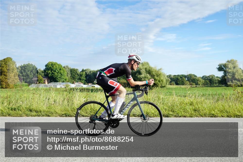 31.08.2025 - Elbe Triathlon Hamburg Michael Burmester http://msf.ph/oto/8688254 31.08.2025 08:53:48 Radfahren 252, 342 meine-sportfotos.de