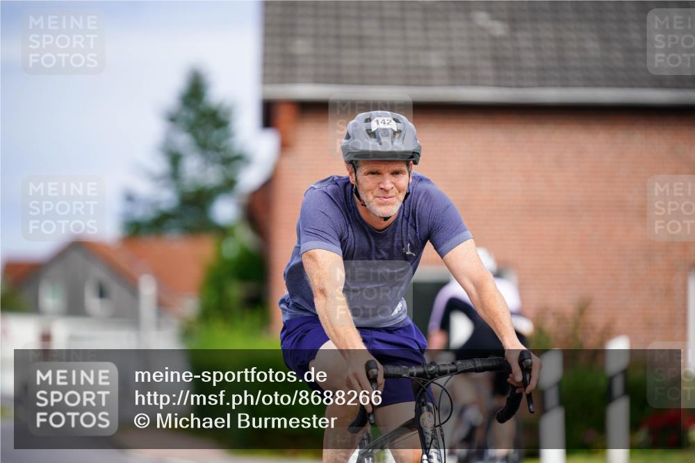31.08.2025 - Elbe Triathlon Hamburg Michael Burmester http://msf.ph/oto/8688266 31.08.2025 15:39:45 Radfahren  meine-sportfotos.de