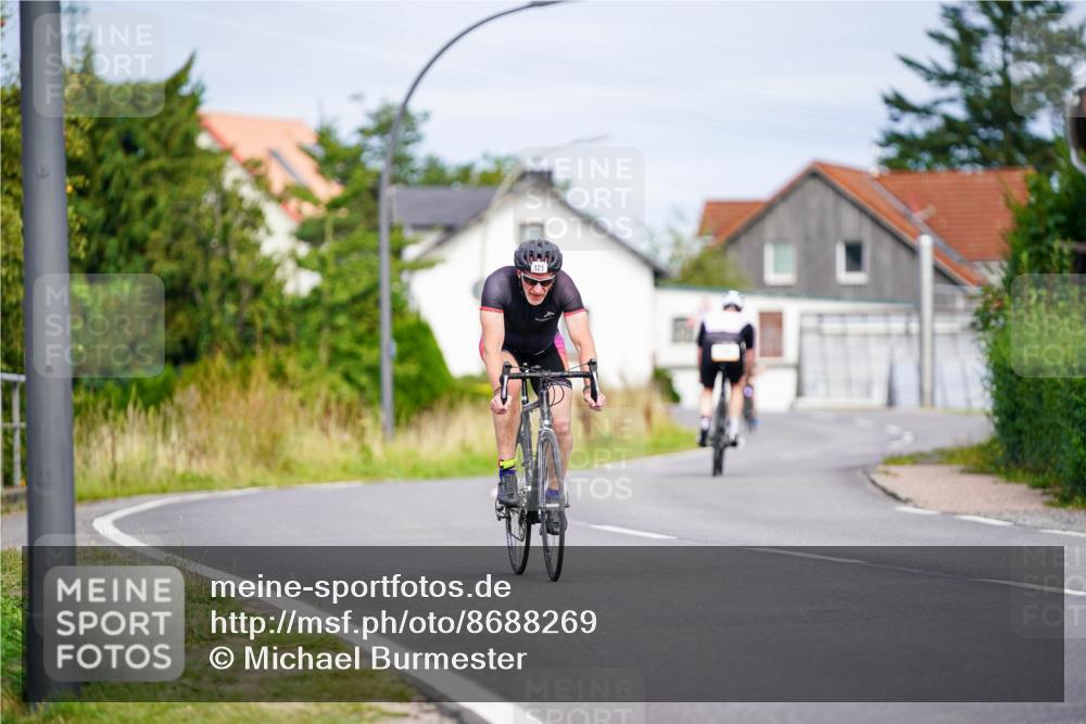 31.08.2025 - Elbe Triathlon Hamburg Michael Burmester http://msf.ph/oto/8688269 31.08.2025 15:39:49 Radfahren  meine-sportfotos.de