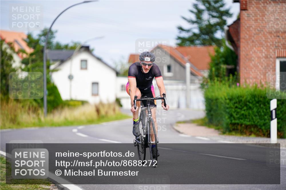 31.08.2025 - Elbe Triathlon Hamburg Michael Burmester http://msf.ph/oto/8688272 31.08.2025 15:39:49 Radfahren  meine-sportfotos.de