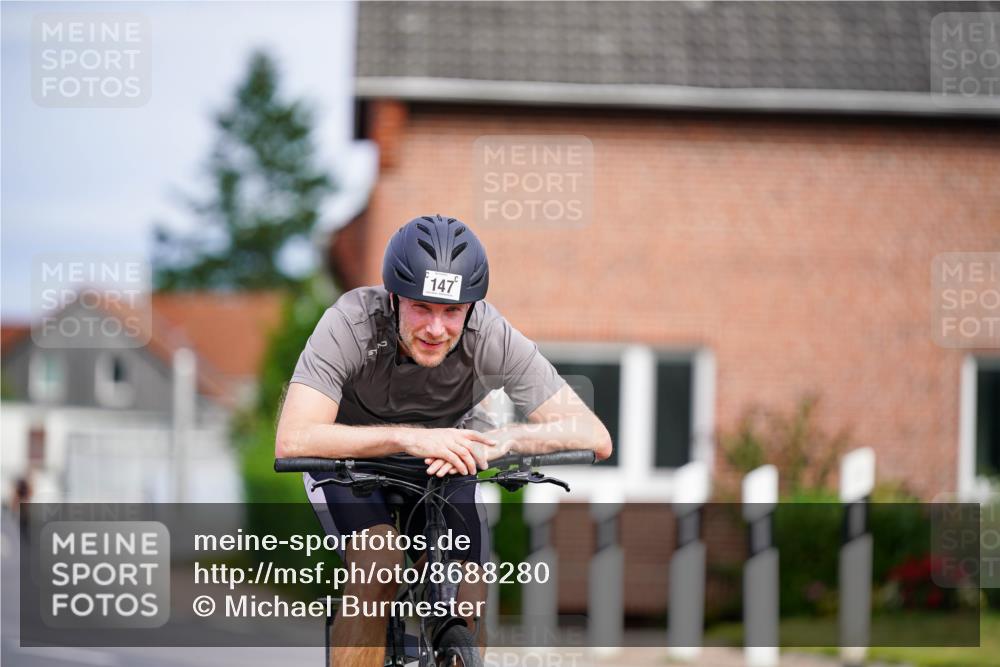 31.08.2025 - Elbe Triathlon Hamburg Michael Burmester http://msf.ph/oto/8688280 31.08.2025 15:40:03 Radfahren  meine-sportfotos.de