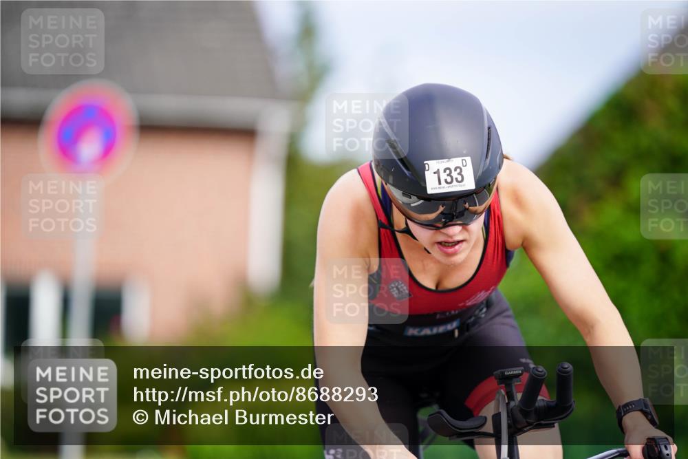 31.08.2025 - Elbe Triathlon Hamburg Michael Burmester http://msf.ph/oto/8688293 31.08.2025 15:40:12 Radfahren  meine-sportfotos.de