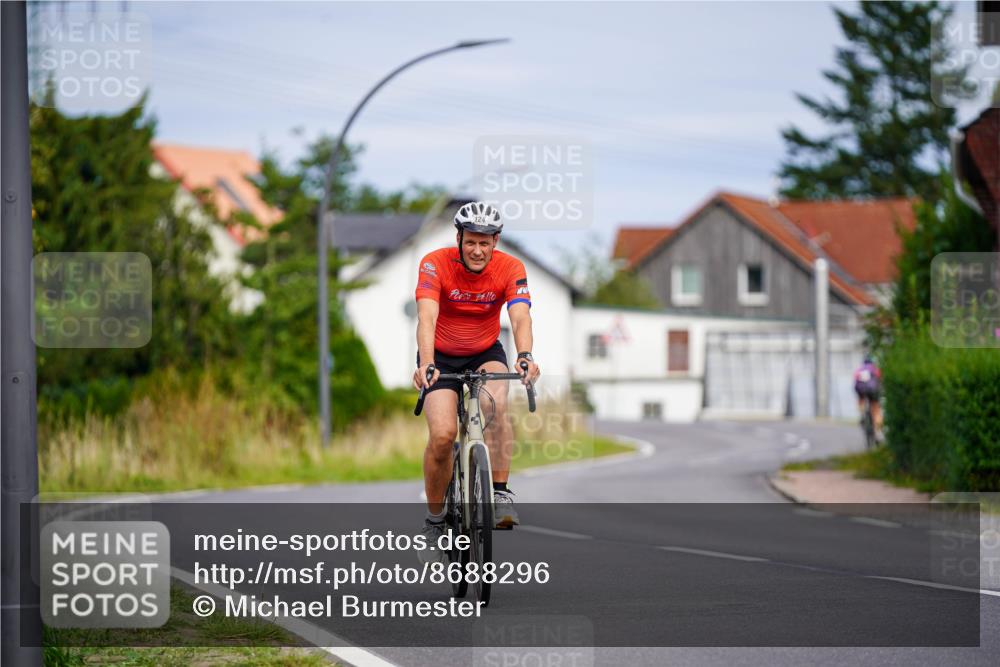 31.08.2025 - Elbe Triathlon Hamburg Michael Burmester http://msf.ph/oto/8688296 31.08.2025 15:40:34 Radfahren  meine-sportfotos.de