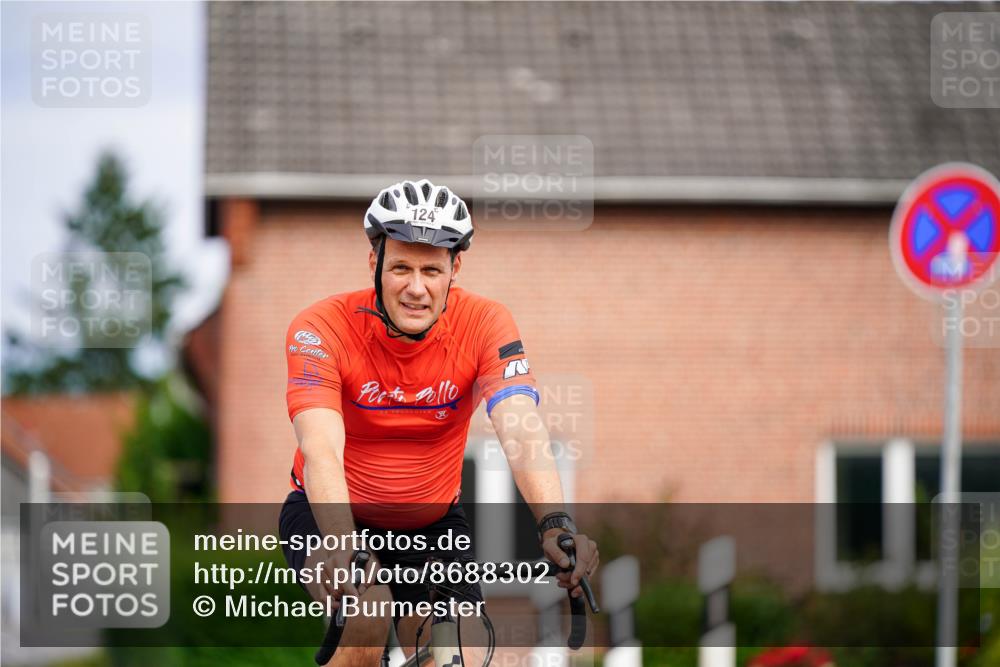 31.08.2025 - Elbe Triathlon Hamburg Michael Burmester http://msf.ph/oto/8688302 31.08.2025 15:40:36 Radfahren  meine-sportfotos.de
