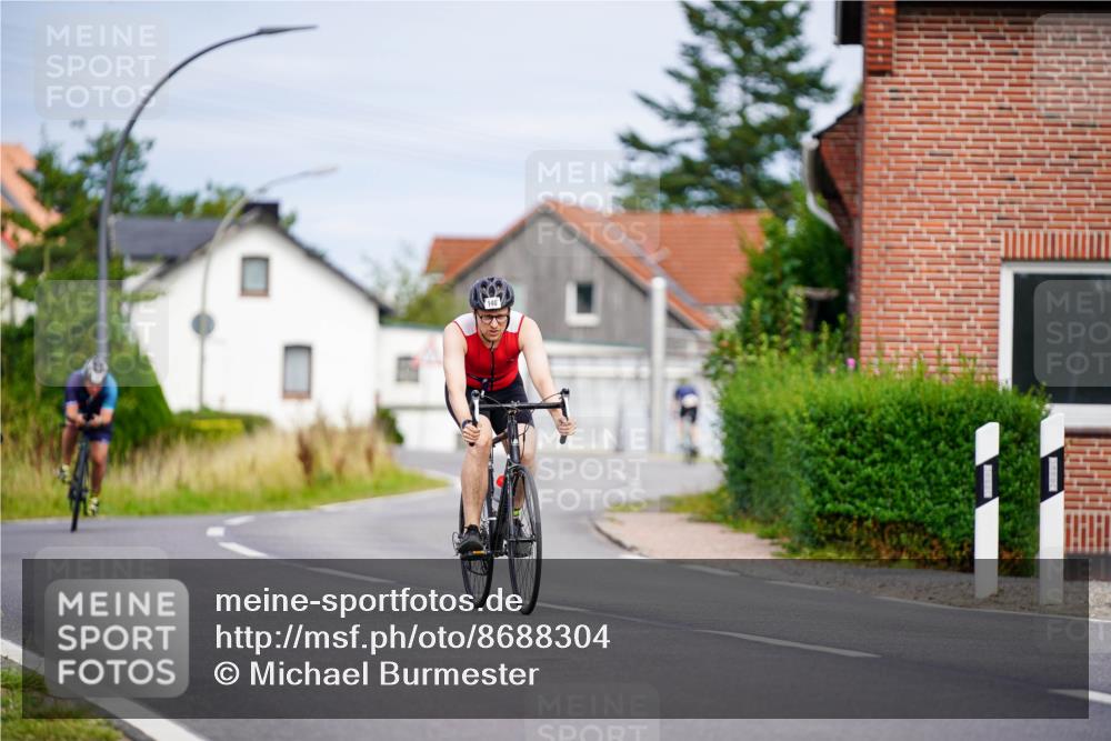 31.08.2025 - Elbe Triathlon Hamburg Michael Burmester http://msf.ph/oto/8688304 31.08.2025 15:40:52 Radfahren  meine-sportfotos.de