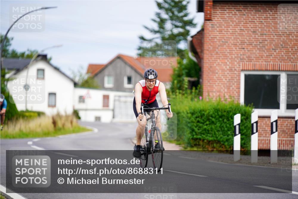 31.08.2025 - Elbe Triathlon Hamburg Michael Burmester http://msf.ph/oto/8688311 31.08.2025 15:40:53 Radfahren  meine-sportfotos.de
