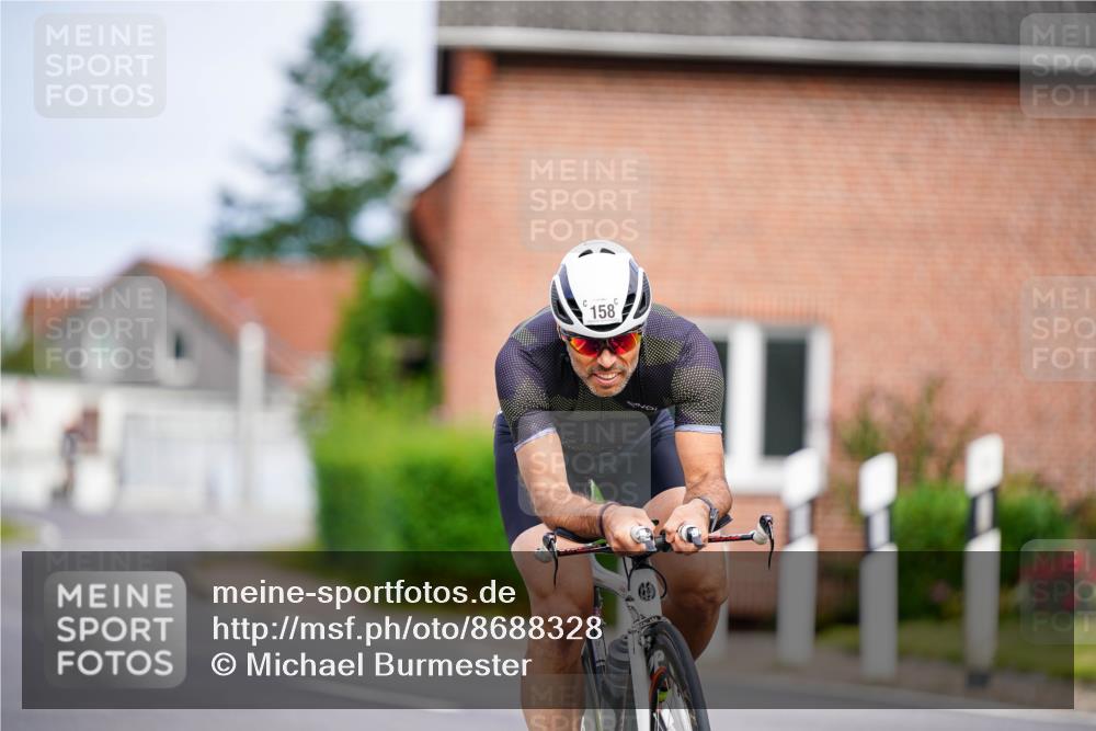 31.08.2025 - Elbe Triathlon Hamburg Michael Burmester http://msf.ph/oto/8688328 31.08.2025 15:41:30 Radfahren  meine-sportfotos.de