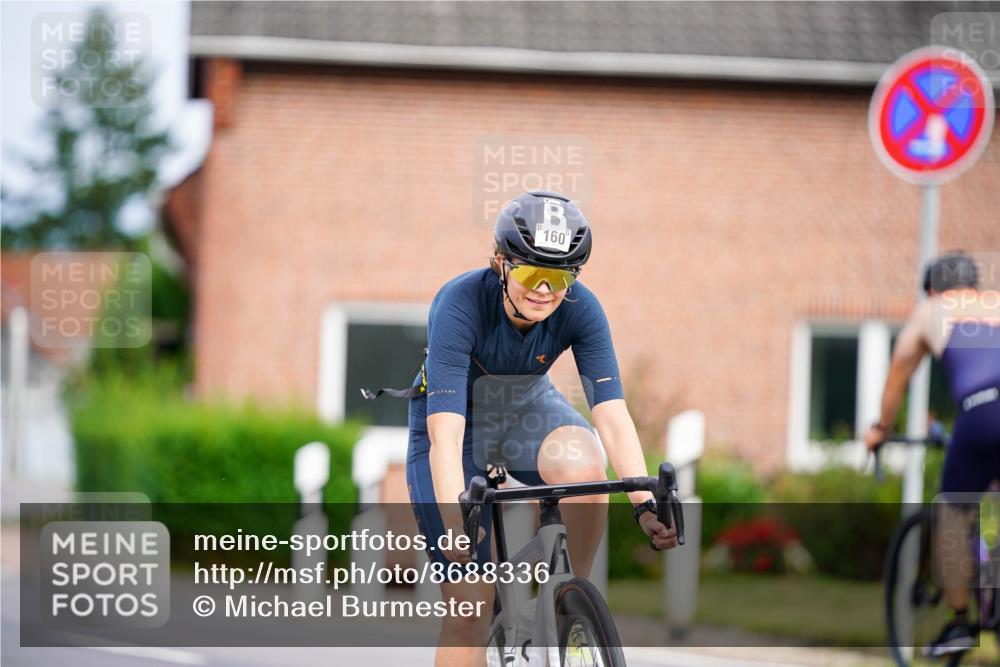 31.08.2025 - Elbe Triathlon Hamburg Michael Burmester http://msf.ph/oto/8688336 31.08.2025 15:41:34 Radfahren  meine-sportfotos.de