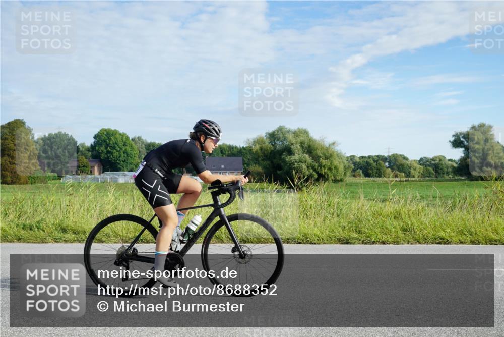 31.08.2025 - Elbe Triathlon Hamburg Michael Burmester http://msf.ph/oto/8688352 31.08.2025 08:57:11 Radfahren 185, 198, 246, 298, 309, 348 meine-sportfotos.de