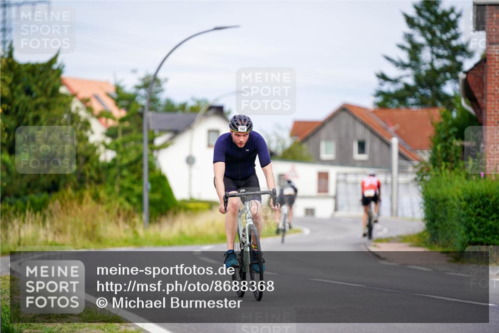 31.08.2025 - Elbe Triathlon Hamburg Michael Burmester http://msf.ph/oto/8688368 31.08.2025 15:43:25 Radfahren  meine-sportfotos.de