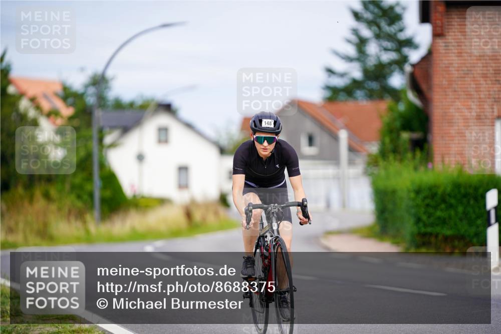 31.08.2025 - Elbe Triathlon Hamburg Michael Burmester http://msf.ph/oto/8688375 31.08.2025 15:43:39 Radfahren  meine-sportfotos.de