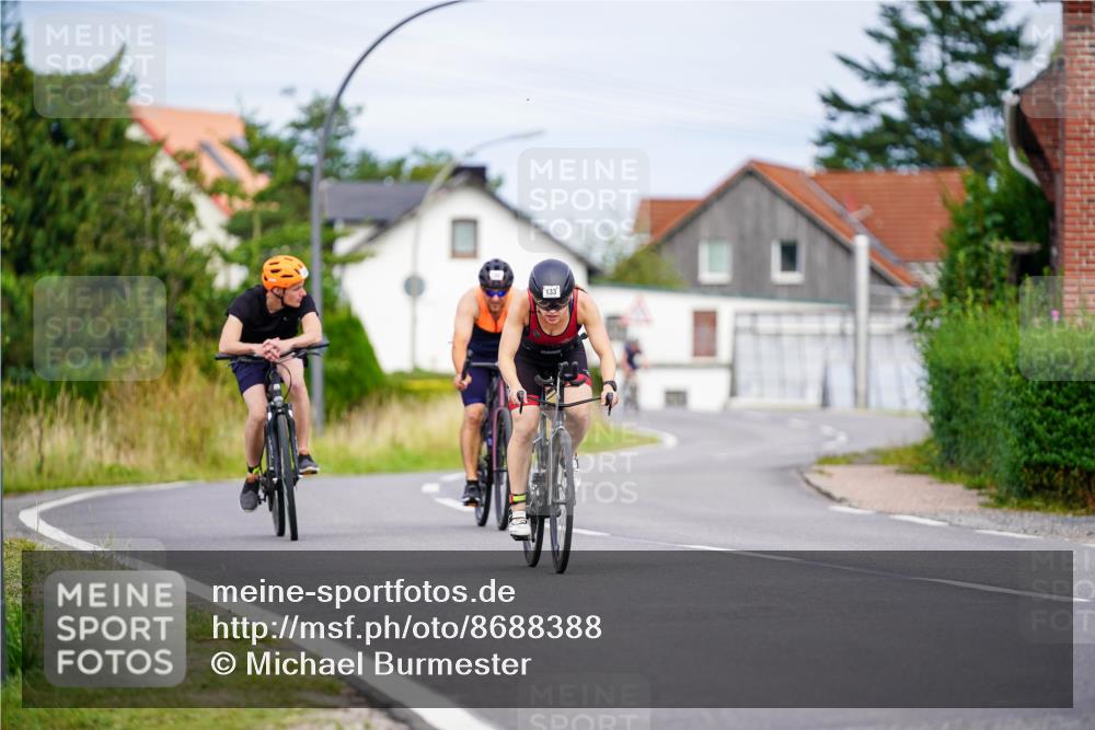 31.08.2025 - Elbe Triathlon Hamburg Michael Burmester http://msf.ph/oto/8688388 31.08.2025 15:44:20 Radfahren  meine-sportfotos.de