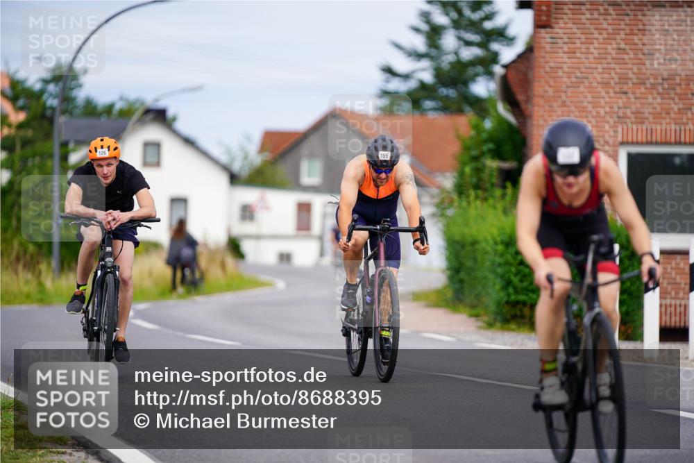 31.08.2025 - Elbe Triathlon Hamburg Michael Burmester http://msf.ph/oto/8688395 31.08.2025 15:44:22 Radfahren  meine-sportfotos.de