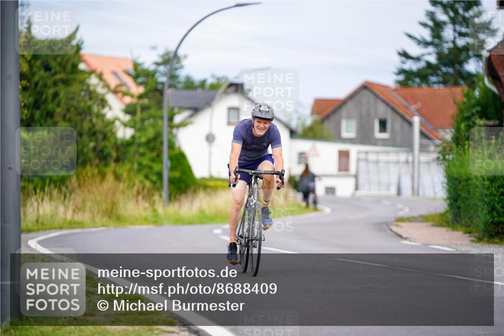 31.08.2025 - Elbe Triathlon Hamburg Michael Burmester http://msf.ph/oto/8688409 31.08.2025 15:44:31 Radfahren  meine-sportfotos.de