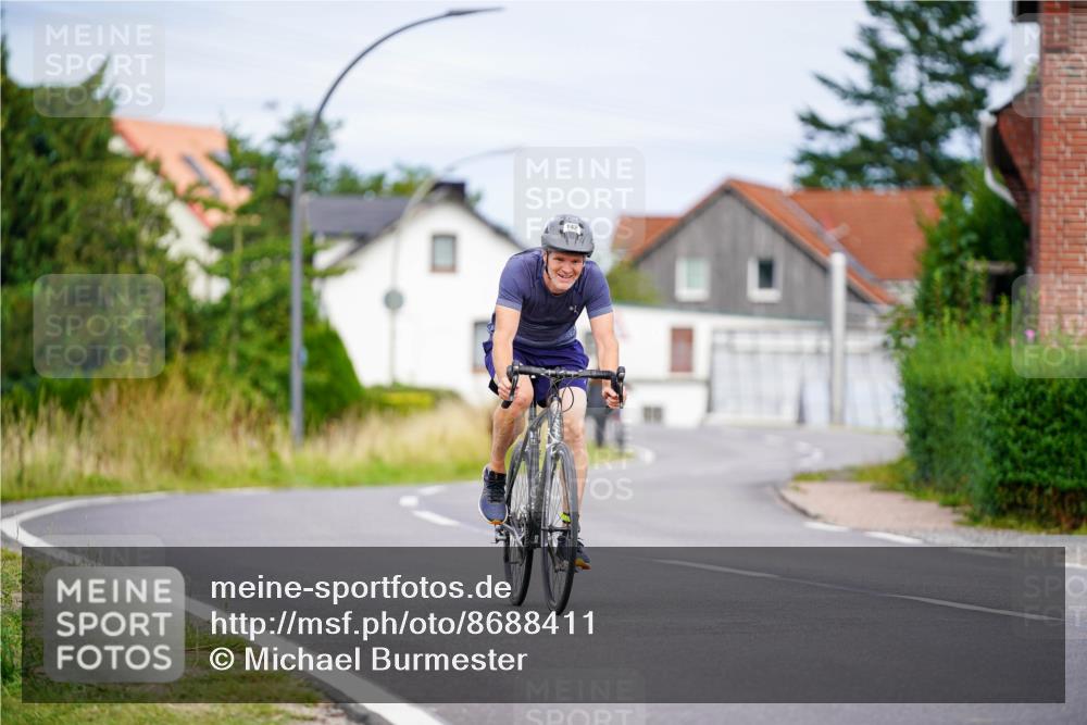 31.08.2025 - Elbe Triathlon Hamburg Michael Burmester http://msf.ph/oto/8688411 31.08.2025 15:44:31 Radfahren  meine-sportfotos.de