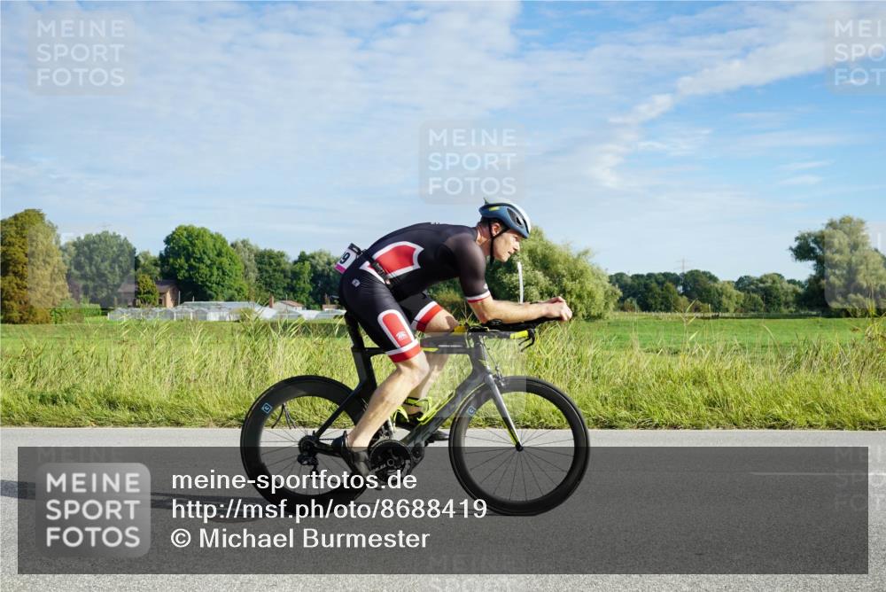 31.08.2025 - Elbe Triathlon Hamburg Michael Burmester http://msf.ph/oto/8688419 31.08.2025 08:58:32 Radfahren 206, 239, 268, 278, 341 meine-sportfotos.de