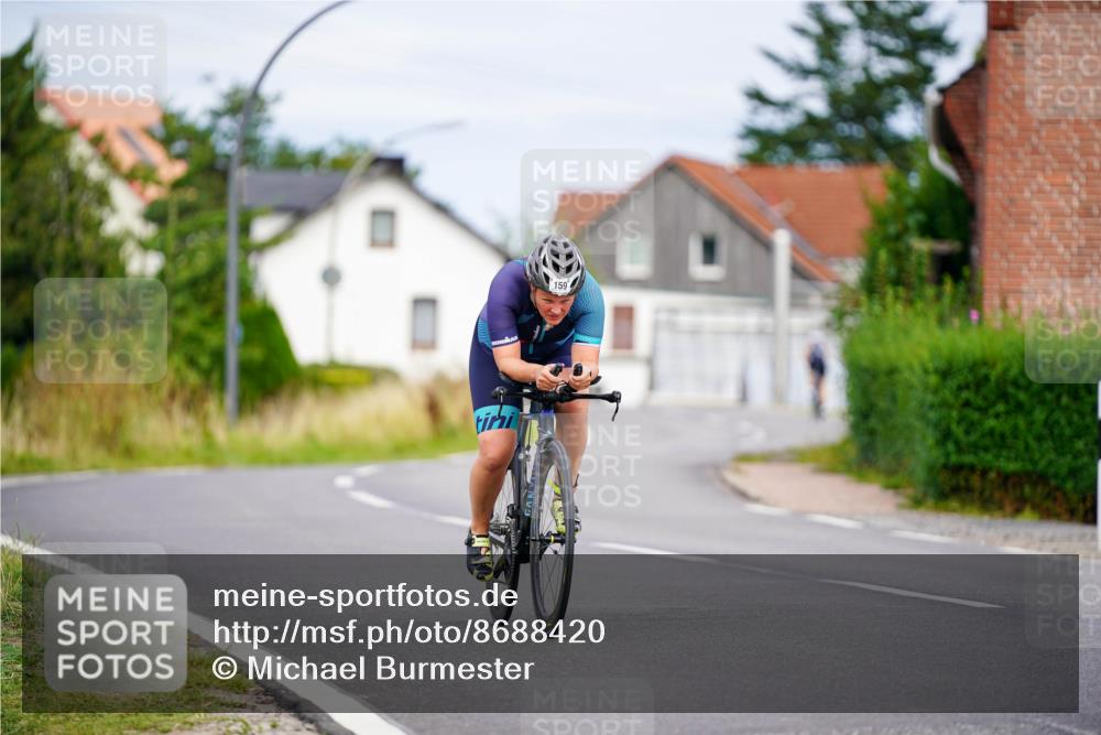 31.08.2025 - Elbe Triathlon Hamburg Michael Burmester http://msf.ph/oto/8688420 31.08.2025 15:45:17 Radfahren  meine-sportfotos.de