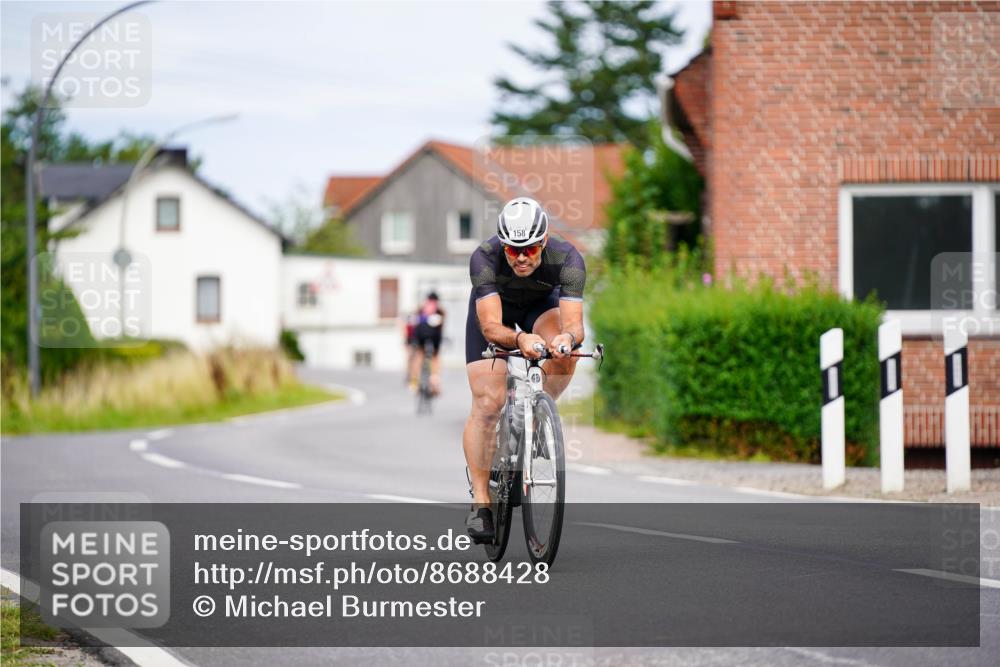 31.08.2025 - Elbe Triathlon Hamburg Michael Burmester http://msf.ph/oto/8688428 31.08.2025 15:45:36 Radfahren  meine-sportfotos.de