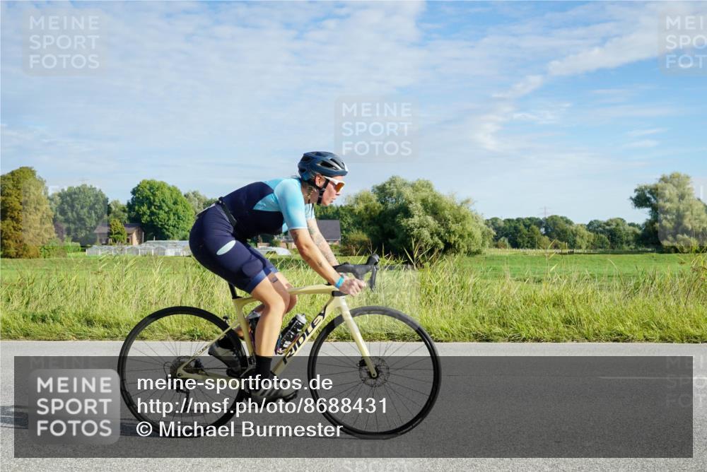 31.08.2025 - Elbe Triathlon Hamburg Michael Burmester http://msf.ph/oto/8688431 31.08.2025 08:58:51 Radfahren 179, 280, 316, 360 meine-sportfotos.de