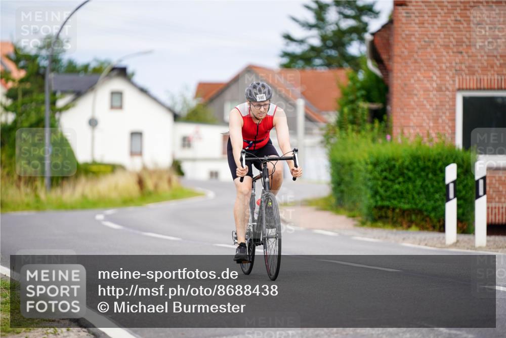 31.08.2025 - Elbe Triathlon Hamburg Michael Burmester http://msf.ph/oto/8688438 31.08.2025 15:45:46 Radfahren  meine-sportfotos.de