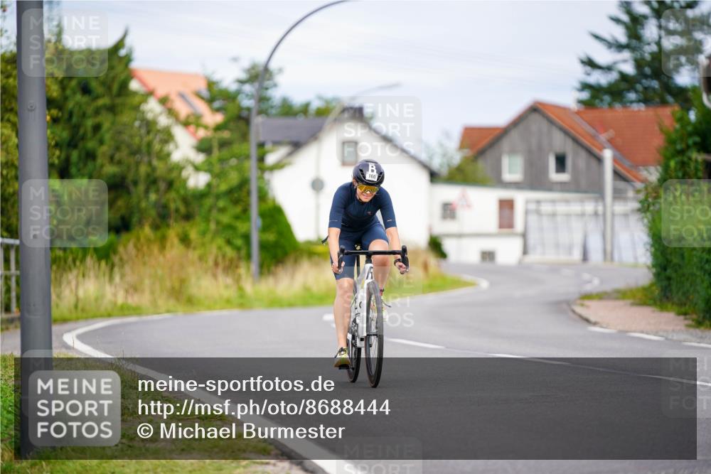 31.08.2025 - Elbe Triathlon Hamburg Michael Burmester http://msf.ph/oto/8688444 31.08.2025 15:45:59 Radfahren  meine-sportfotos.de