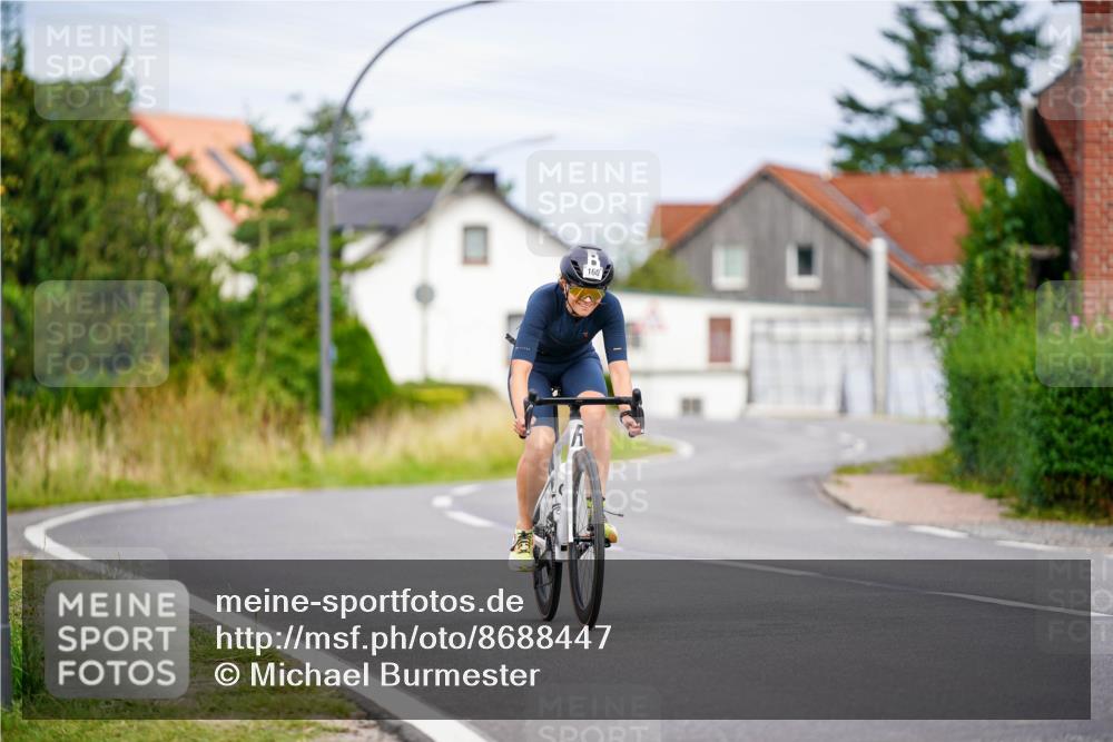 31.08.2025 - Elbe Triathlon Hamburg Michael Burmester http://msf.ph/oto/8688447 31.08.2025 15:45:59 Radfahren  meine-sportfotos.de