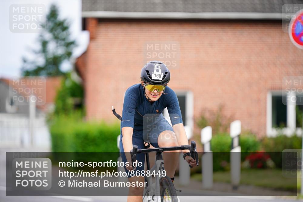 31.08.2025 - Elbe Triathlon Hamburg Michael Burmester http://msf.ph/oto/8688449 31.08.2025 15:46:00 Radfahren  meine-sportfotos.de