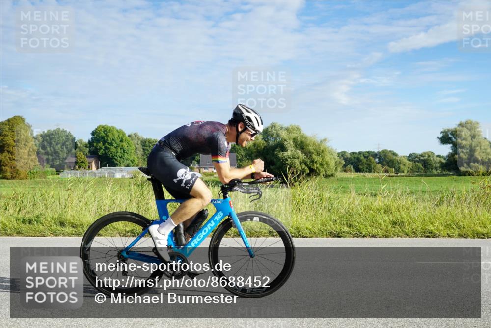 31.08.2025 - Elbe Triathlon Hamburg Michael Burmester http://msf.ph/oto/8688452 31.08.2025 08:59:17 Radfahren 174, 175, 216, 233, 357 meine-sportfotos.de