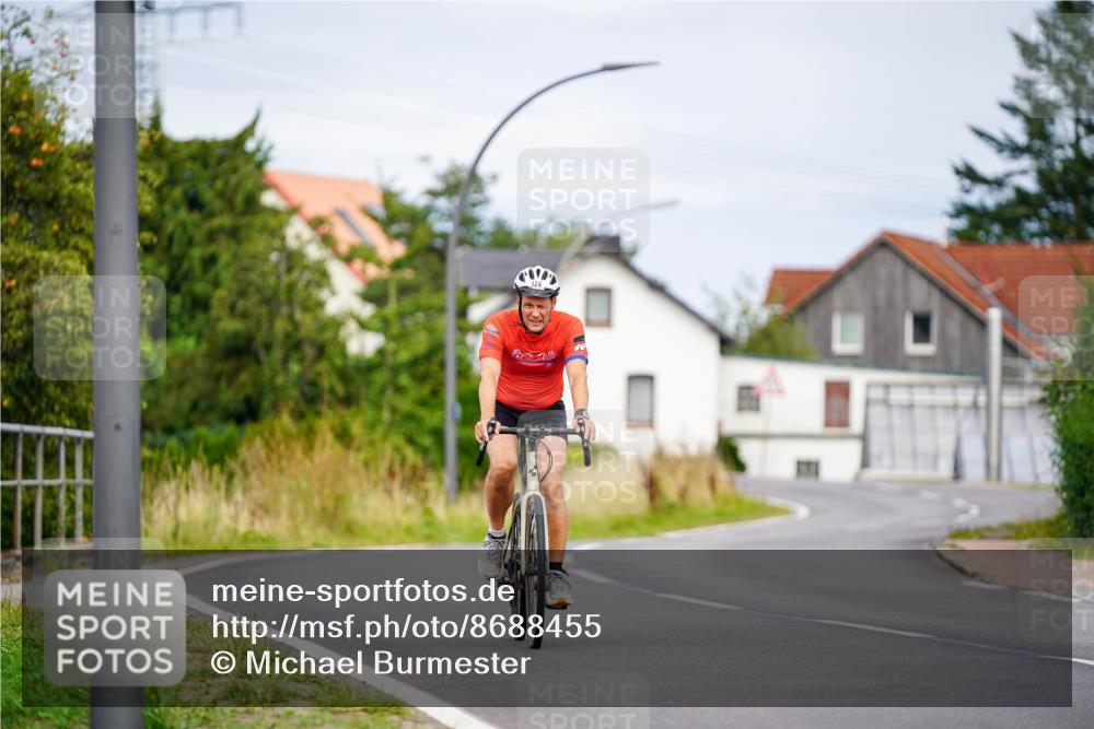 31.08.2025 - Elbe Triathlon Hamburg Michael Burmester http://msf.ph/oto/8688455 31.08.2025 15:46:36 Radfahren  meine-sportfotos.de