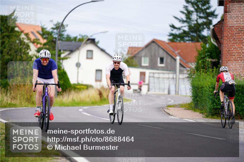 31.08.2025 - Elbe Triathlon Hamburg Michael Burmester http://msf.ph/oto/8688464 31.08.2025 15:47:05 Radfahren  meine-sportfotos.de