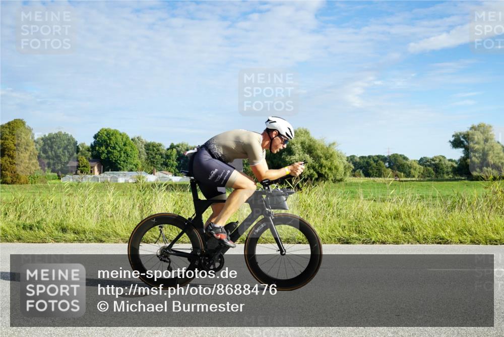 31.08.2025 - Elbe Triathlon Hamburg Michael Burmester http://msf.ph/oto/8688476 31.08.2025 08:59:52 Radfahren 192, 197, 389, 443 meine-sportfotos.de