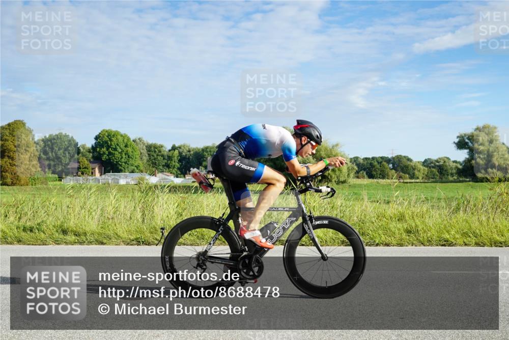 31.08.2025 - Elbe Triathlon Hamburg Michael Burmester http://msf.ph/oto/8688478 31.08.2025 08:59:53 Radfahren 192, 197, 389, 443 meine-sportfotos.de