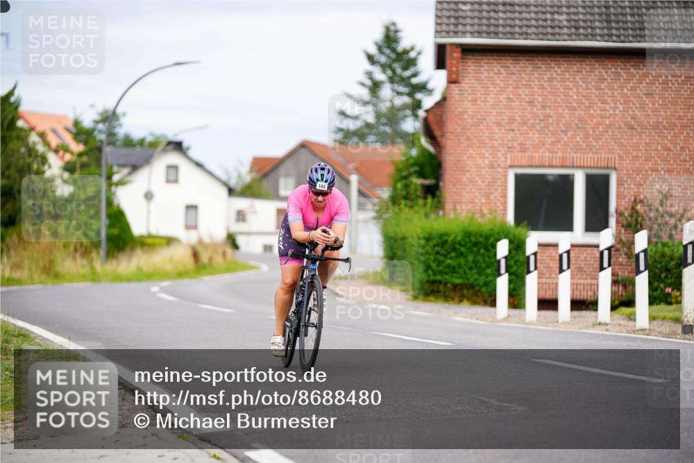 31.08.2025 - Elbe Triathlon Hamburg Michael Burmester http://msf.ph/oto/8688480 31.08.2025 15:47:15 Radfahren  meine-sportfotos.de