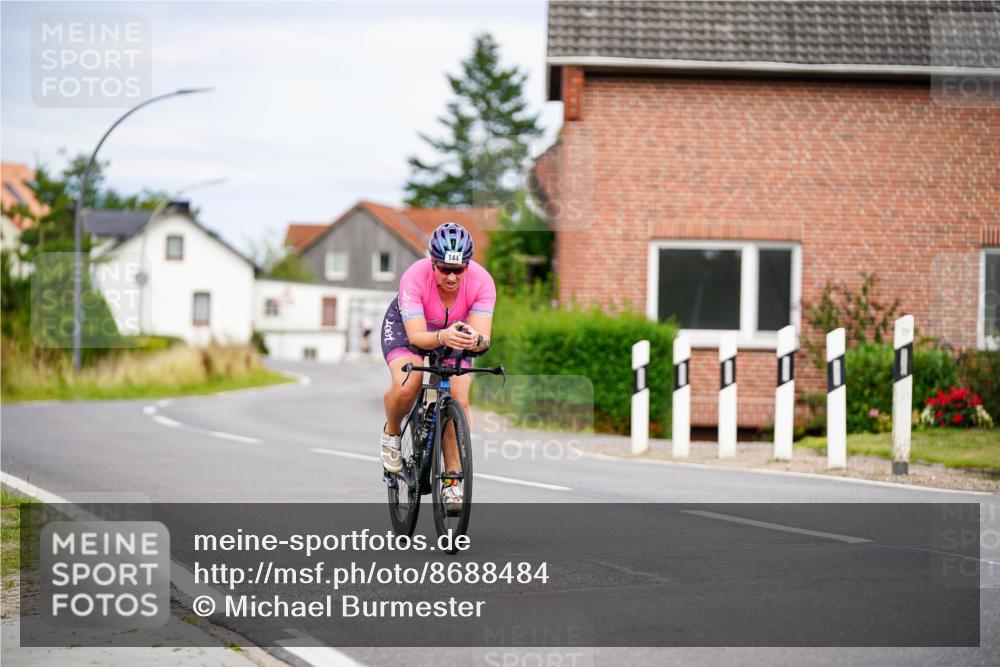 31.08.2025 - Elbe Triathlon Hamburg Michael Burmester http://msf.ph/oto/8688484 31.08.2025 15:47:16 Radfahren  meine-sportfotos.de