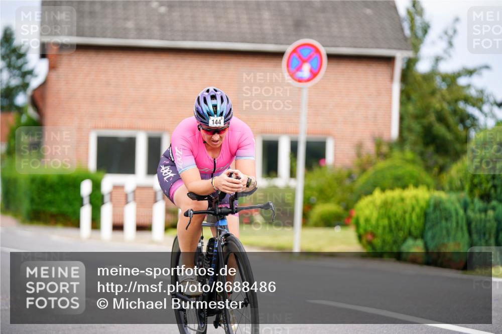 31.08.2025 - Elbe Triathlon Hamburg Michael Burmester http://msf.ph/oto/8688486 31.08.2025 15:47:16 Radfahren  meine-sportfotos.de