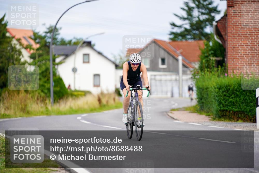 31.08.2025 - Elbe Triathlon Hamburg Michael Burmester http://msf.ph/oto/8688488 31.08.2025 15:47:38 Radfahren  meine-sportfotos.de