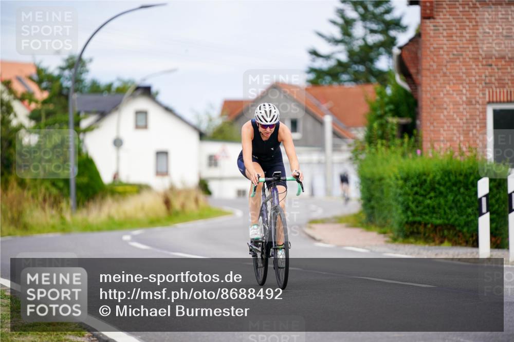 31.08.2025 - Elbe Triathlon Hamburg Michael Burmester http://msf.ph/oto/8688492 31.08.2025 15:47:38 Radfahren  meine-sportfotos.de
