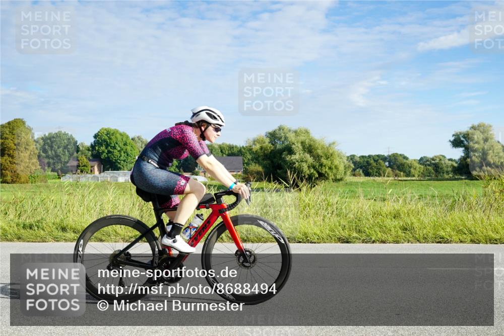 31.08.2025 - Elbe Triathlon Hamburg Michael Burmester http://msf.ph/oto/8688494 31.08.2025 09:00:25 Radfahren 297, 374 meine-sportfotos.de