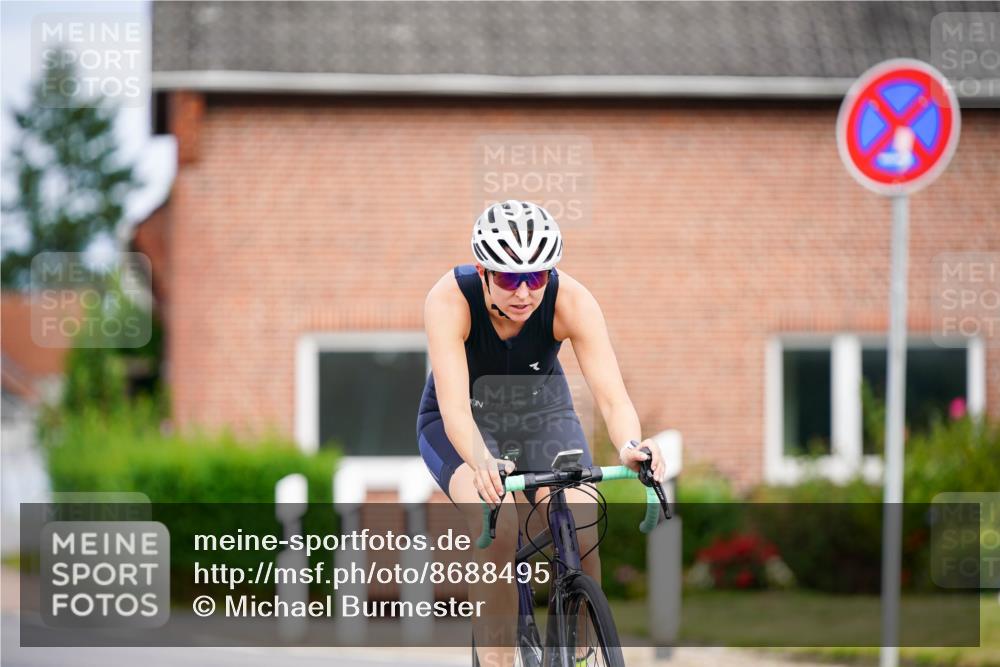 31.08.2025 - Elbe Triathlon Hamburg Michael Burmester http://msf.ph/oto/8688495 31.08.2025 15:47:40 Radfahren  meine-sportfotos.de