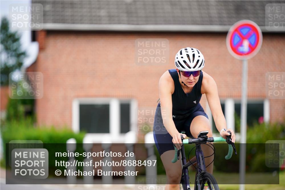 31.08.2025 - Elbe Triathlon Hamburg Michael Burmester http://msf.ph/oto/8688497 31.08.2025 15:47:40 Radfahren  meine-sportfotos.de