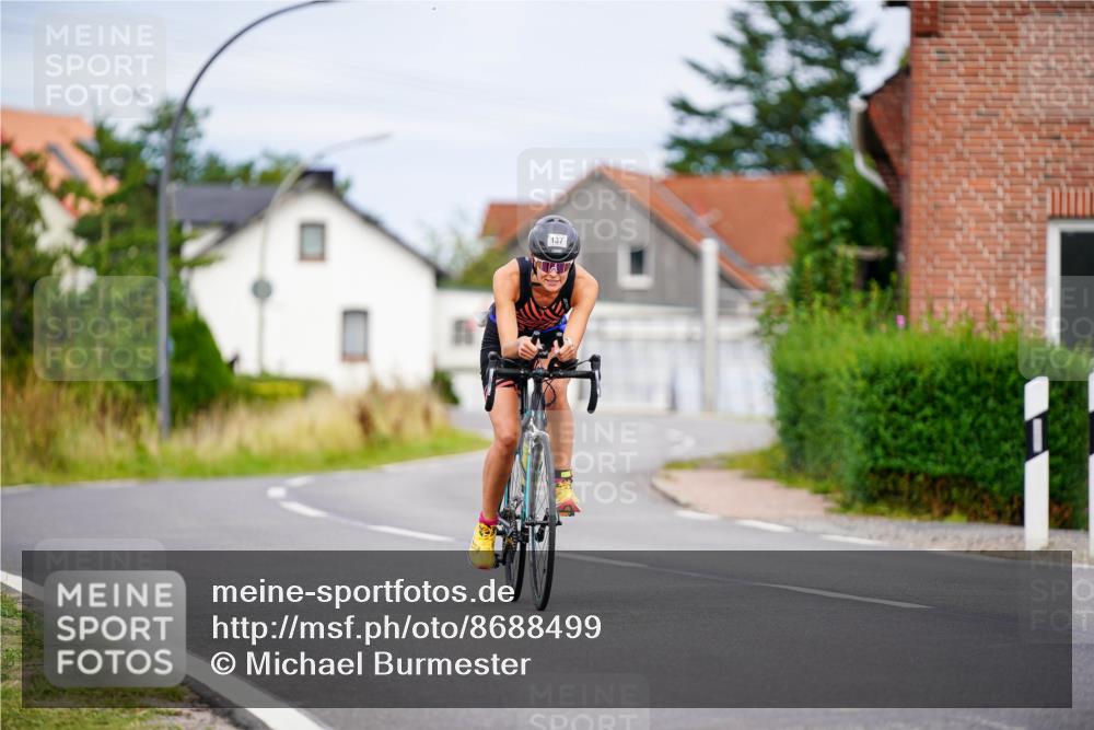 31.08.2025 - Elbe Triathlon Hamburg Michael Burmester http://msf.ph/oto/8688499 31.08.2025 15:47:51 Radfahren  meine-sportfotos.de