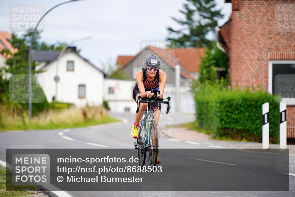 31.08.2025 - Elbe Triathlon Hamburg Michael Burmester http://msf.ph/oto/8688503 31.08.2025 15:47:51 Radfahren  meine-sportfotos.de