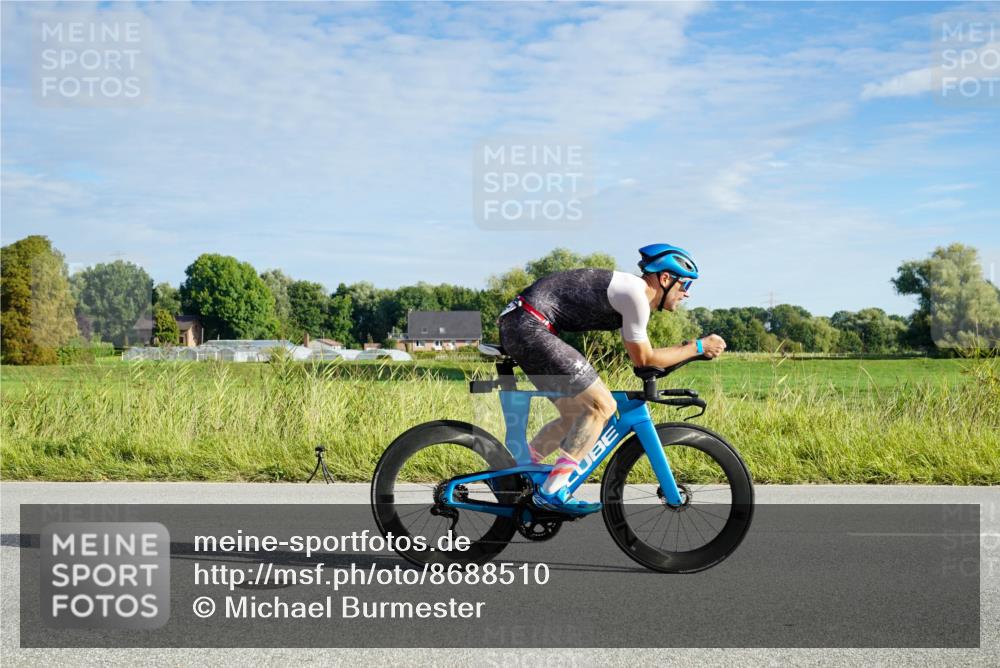 31.08.2025 - Elbe Triathlon Hamburg Michael Burmester http://msf.ph/oto/8688510 31.08.2025 09:01:25 Radfahren 294, 345 meine-sportfotos.de