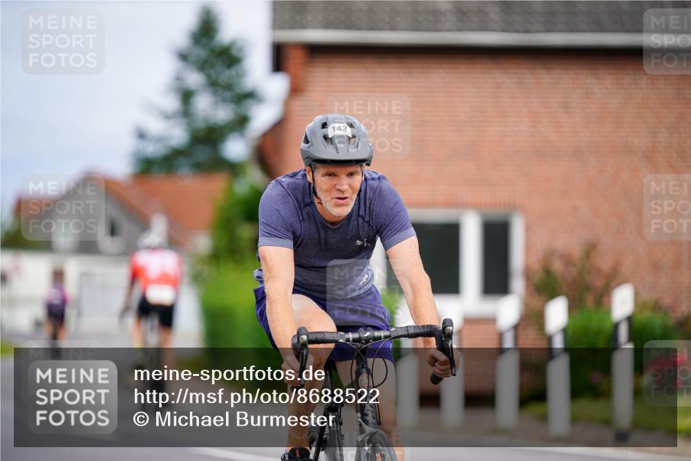 31.08.2025 - Elbe Triathlon Hamburg Michael Burmester http://msf.ph/oto/8688522 31.08.2025 15:49:20 Radfahren  meine-sportfotos.de