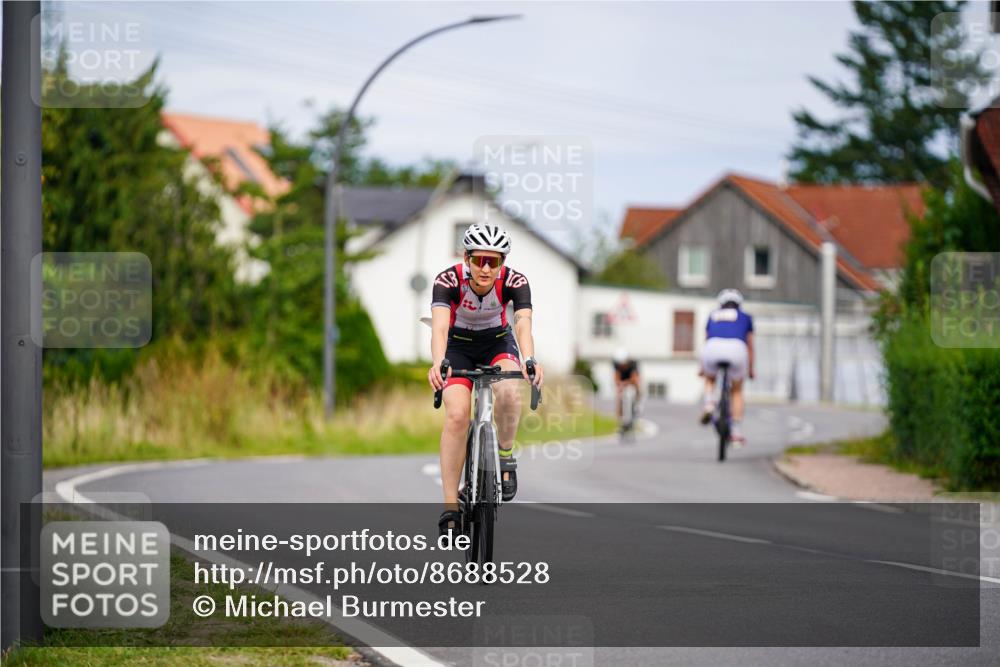 31.08.2025 - Elbe Triathlon Hamburg Michael Burmester http://msf.ph/oto/8688528 31.08.2025 15:49:41 Radfahren  meine-sportfotos.de