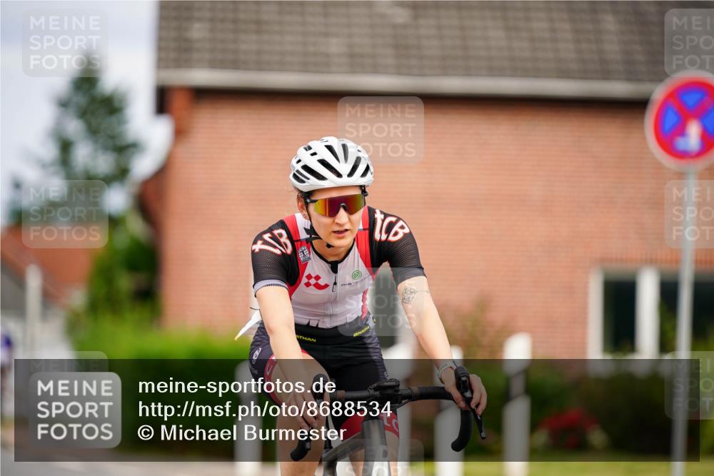 31.08.2025 - Elbe Triathlon Hamburg Michael Burmester http://msf.ph/oto/8688534 31.08.2025 15:49:42 Radfahren  meine-sportfotos.de