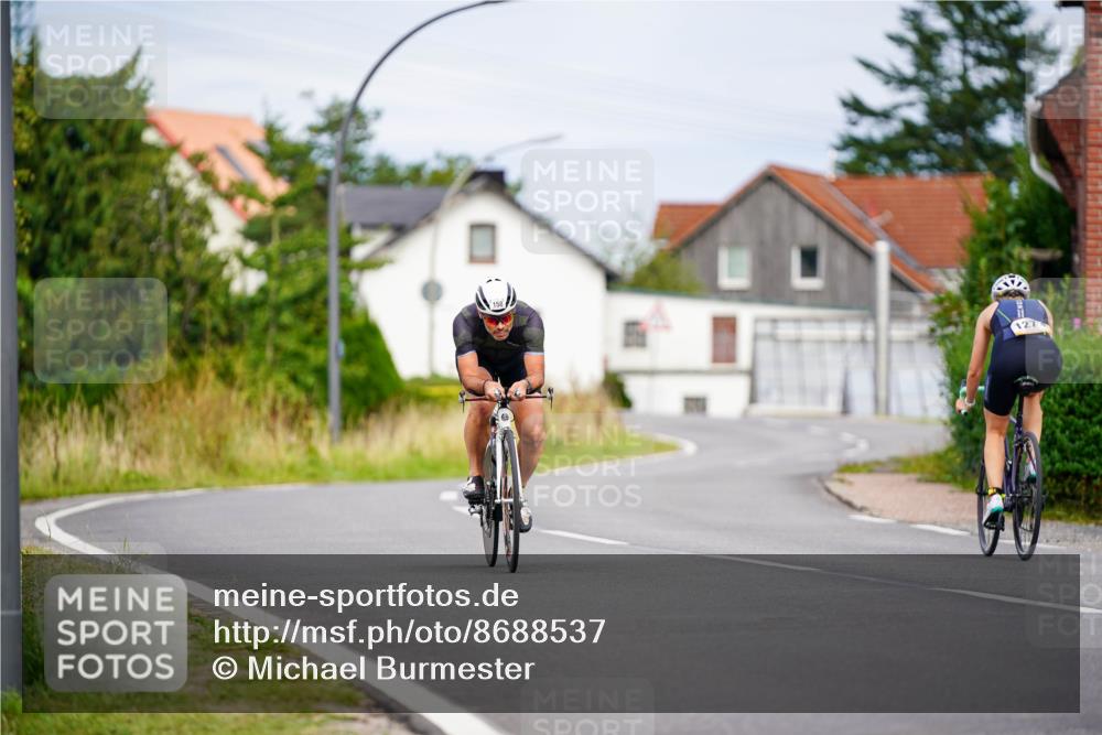 31.08.2025 - Elbe Triathlon Hamburg Michael Burmester http://msf.ph/oto/8688537 31.08.2025 15:49:46 Radfahren  meine-sportfotos.de