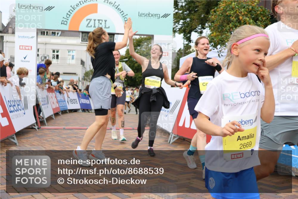 31.08.2025 - 21. Blankeneser Heldenlauf Strokosch-Dieckow http://msf.ph/oto/8688539 31.08.2025 10:34:42 Ziel 2110, 2244, 2021, 2424, 2668, 2669, 2667, 2298, 2438, 2439, 2349, 2441, 2442, 2350, 2090, 2083 meine-sportfotos.de