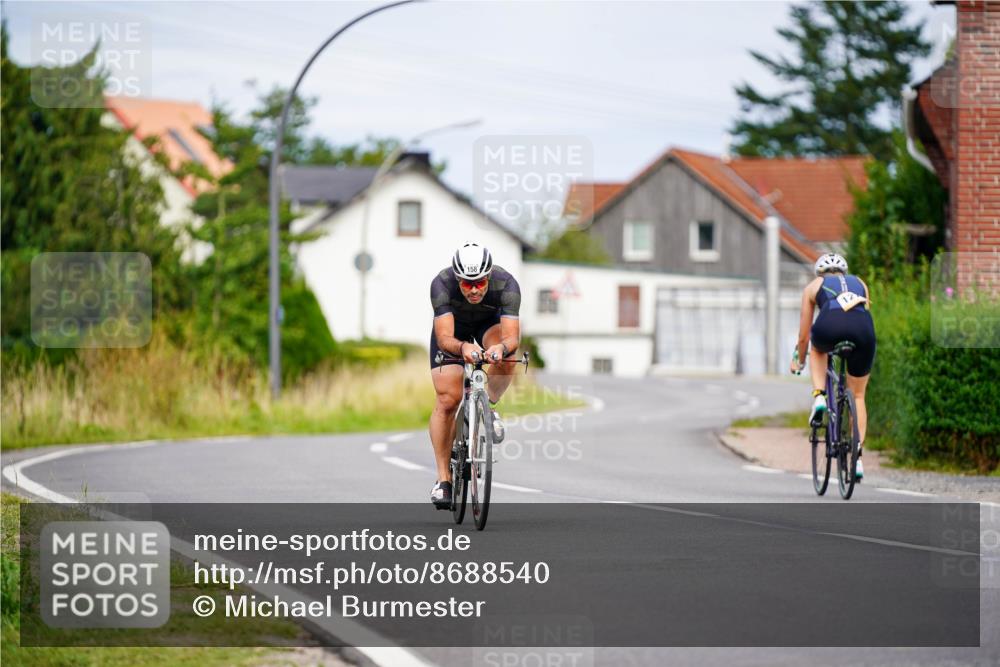 31.08.2025 - Elbe Triathlon Hamburg Michael Burmester http://msf.ph/oto/8688540 31.08.2025 15:49:46 Radfahren  meine-sportfotos.de