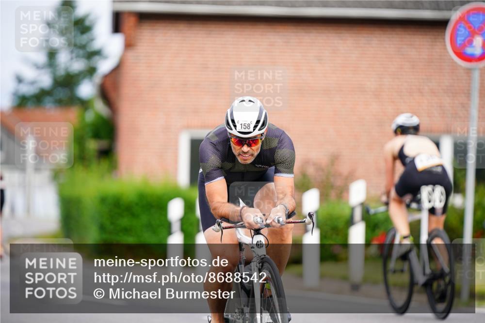 31.08.2025 - Elbe Triathlon Hamburg Michael Burmester http://msf.ph/oto/8688542 31.08.2025 15:49:47 Radfahren  meine-sportfotos.de